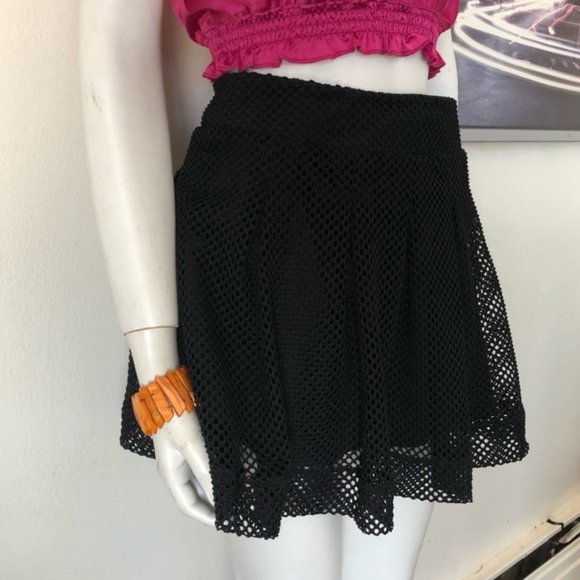 Like new Banana republic Mesh lined mini skirt - Picture 7 of 7